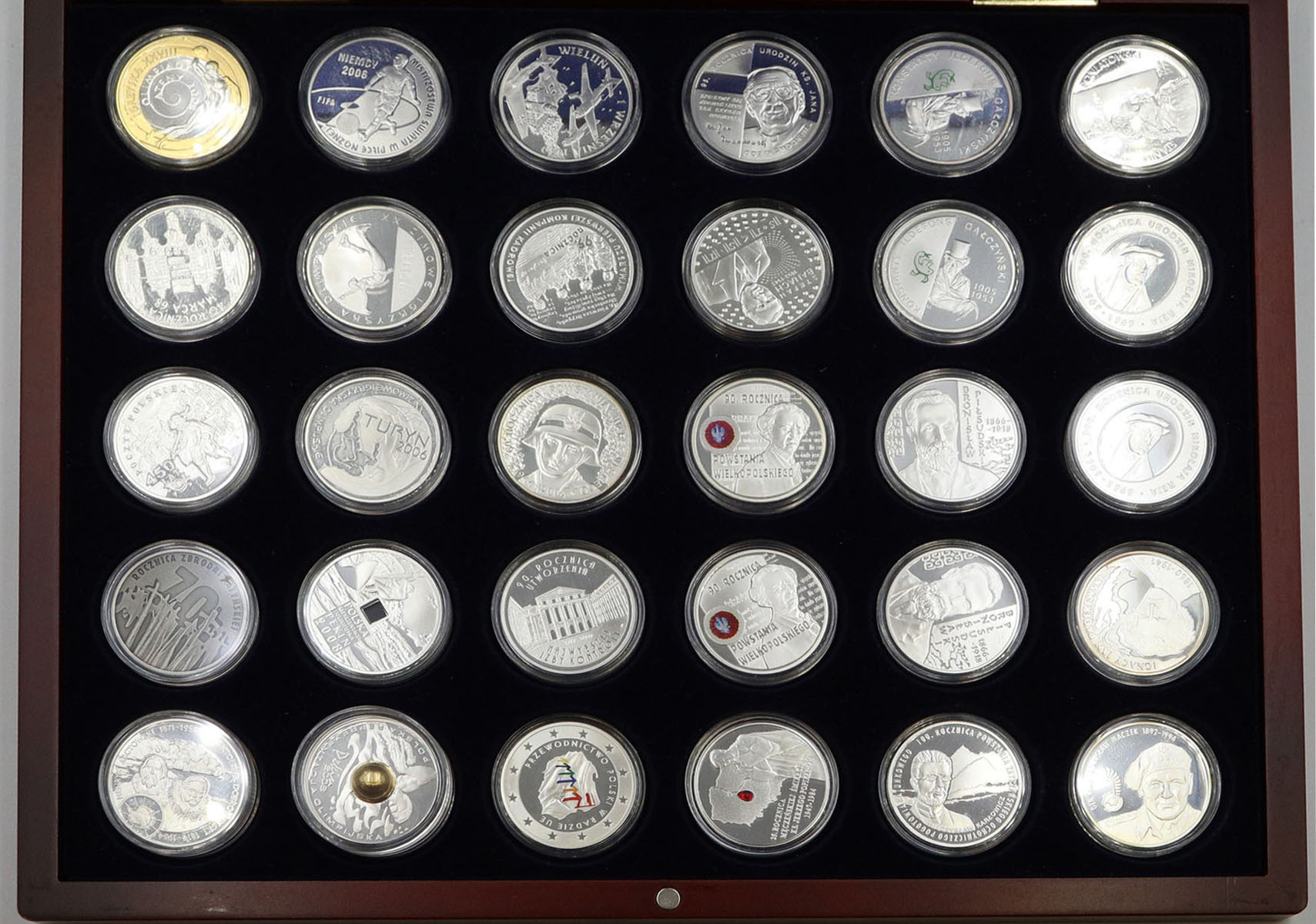 III RP. Zestaw srebrnych monet 10 złotych RÓŻNE - SREBRO – 30 sztuk